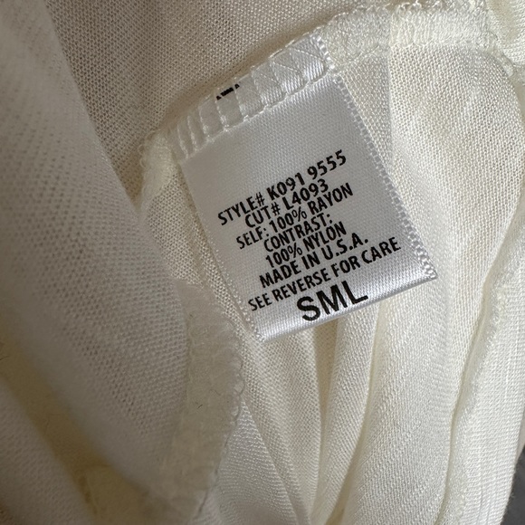 Emma & Sam mesh sleeve collar and back Top - Picture 5 of 5